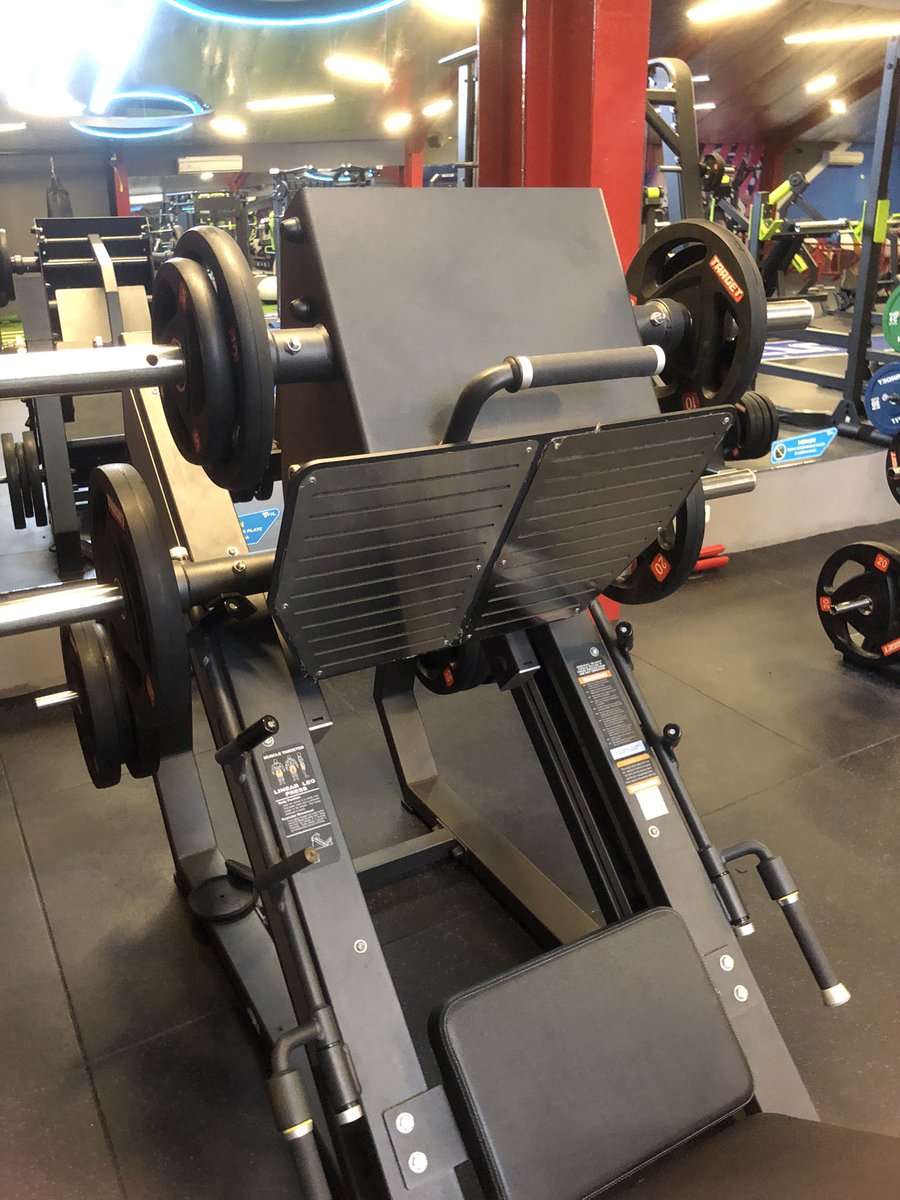 ajenglsr's tweet photo. Beban Legpress ku akhirnya upgrade  dari 40kg ke 70kg. Yeayyy 🔥 baru bisa 6 set, next 10 set. https://t.co/4Y20yoDd8d