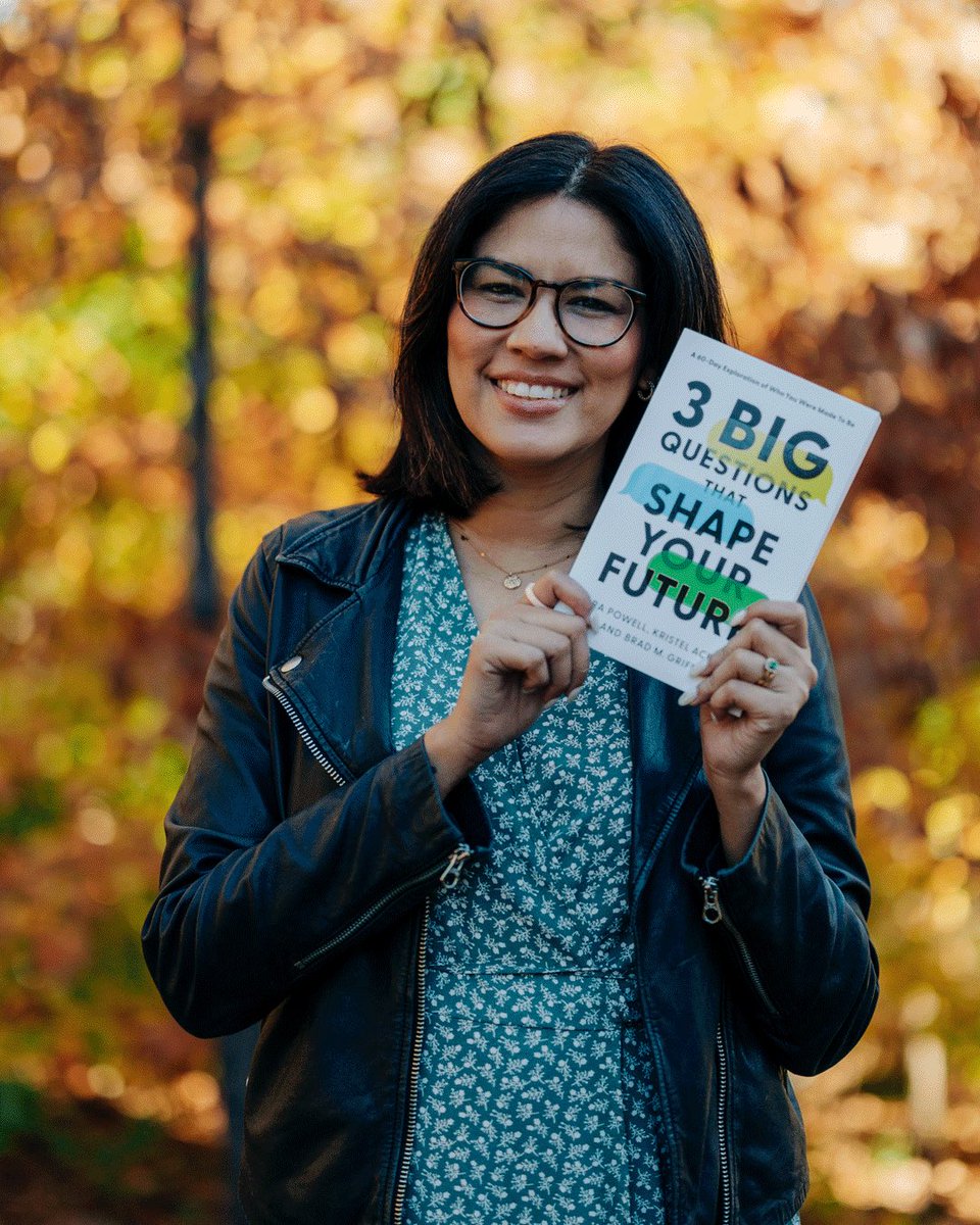 Today is the day! 3 Big Questions That Shape Your Future is officially launched. Get yours wherever books are sold. 💛💛💛