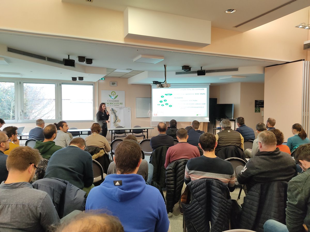 be_roux's tweet photo. Aujourd'hui à Agen (47) #Rencontrestechniques de @terresinovia . La journée démarre avec le #tournesol bilan campagne, #mildiou #fertilisation et #irrigation au programme de cette première session. https://t.co/iakSSJTd3h