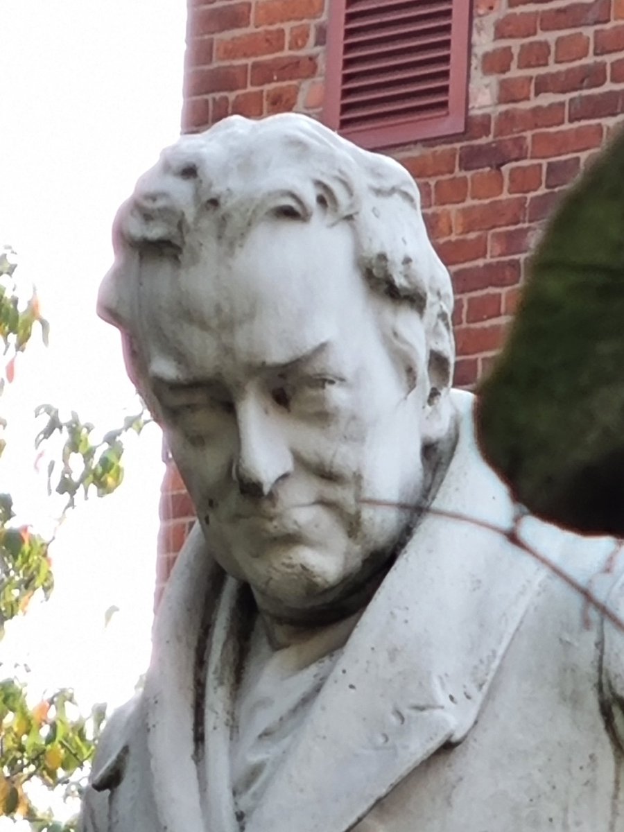 Jonestheregen's tweet image. Hull England. Face of the place