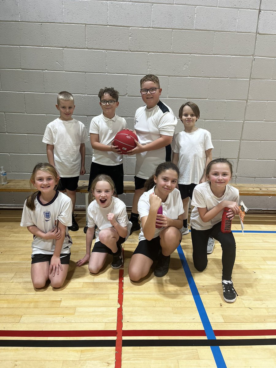 StradbrokePE's tweet photo. Our Y5 basketball team represented the school fantastically last night placing 4th overall👏🏼 @StradbrokePri https://t.co/MzvnQ7SfXO