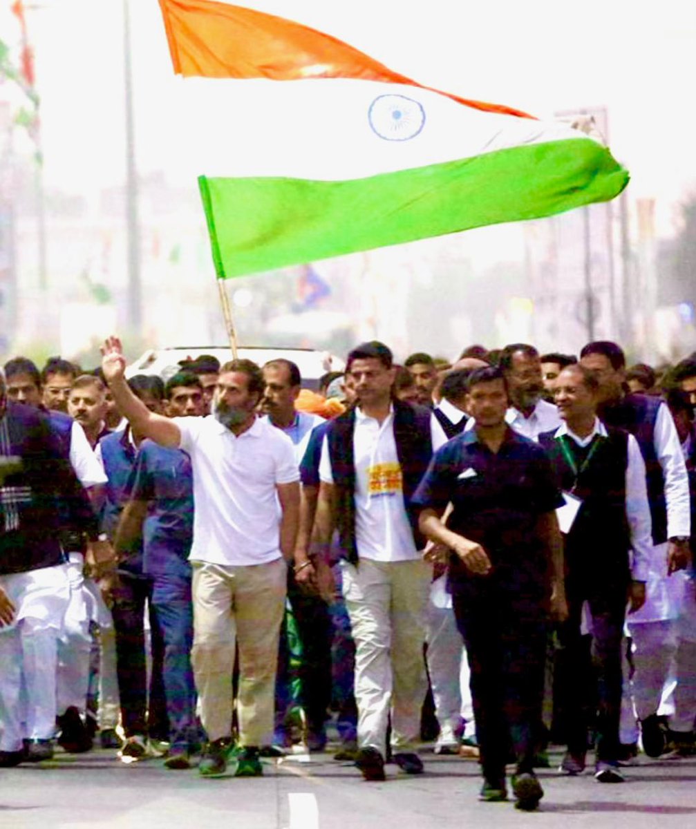 Anurags38340794's tweet photo. महंगाई की हार तक
आओ साथ चलें राहुल जी के
#BharatJodoYatra
#RahulGandhi
#INCUP https://t.co/dcJuwroAiC