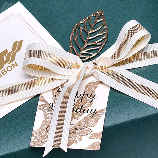 liangxi94152978's tweet image. We use ribbons for gift wrapping, however, ribbons are not necessarily used for decoration, if we want to decorate clothes, we should choose some special ribbons
@Etsy 
etsy.com/listing/104035…
#customwebbing #webbing #Polyesterwebbing 
#riBBon  #Stripes #Home  #Decoration