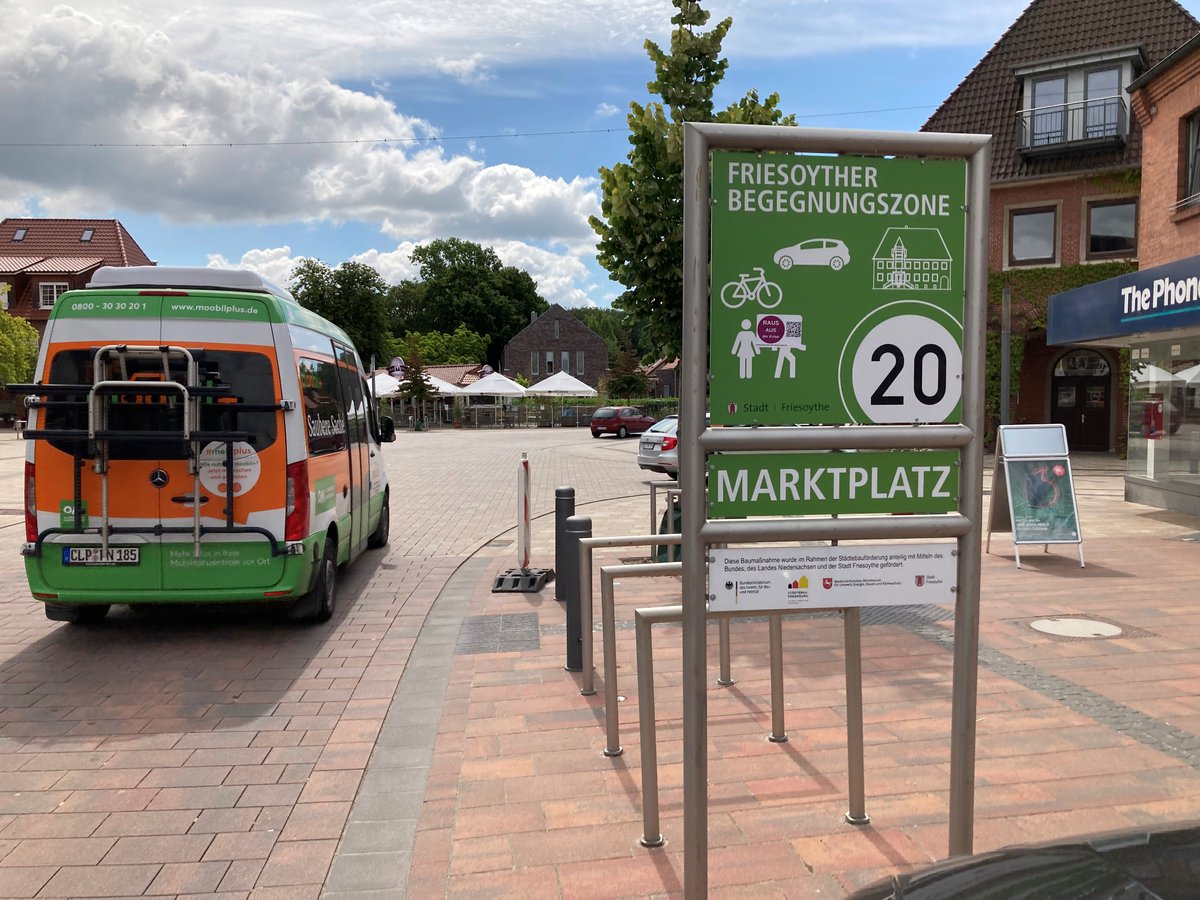 Platz 2 im Handlungsfeld Verkehrsberuhigung geht an die Stadt Friesoythe: Mit dem Ausbau der Innenstadt wird #ländliche Mobilität ohne eigenes Auto Realität! Es entsteht eine Begegnungszone mit hoher #Aufenthaltsqualität und #Barrierefreiheit.