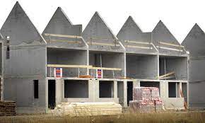 RaadvanVelsen's tweet photo. Donderdag 8 december zijn er vanaf 19.30 uur ⏰ sessies. De raad bespreekt:
👉Programma wonen en woningbouw  
👉Wonen &amp; woningbouw prioritering 
👉Multifunctionele accommodatie Velserbroek 
👉 Rekenkamerrapport ‘De sturing op grote projecten’
Agenda👉https://t.co/L0gOoOYFv2 https://t.co/p4s4Z4wHpx