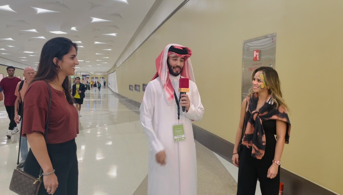 gilda_doria's tweet photo. When you get interviewed in Spanish by Qatar TV for the World Cup ⚽️. Brazil 🇧🇷 vs South Korea 🇰🇷 @ashozz https://t.co/JIY5a0dihk