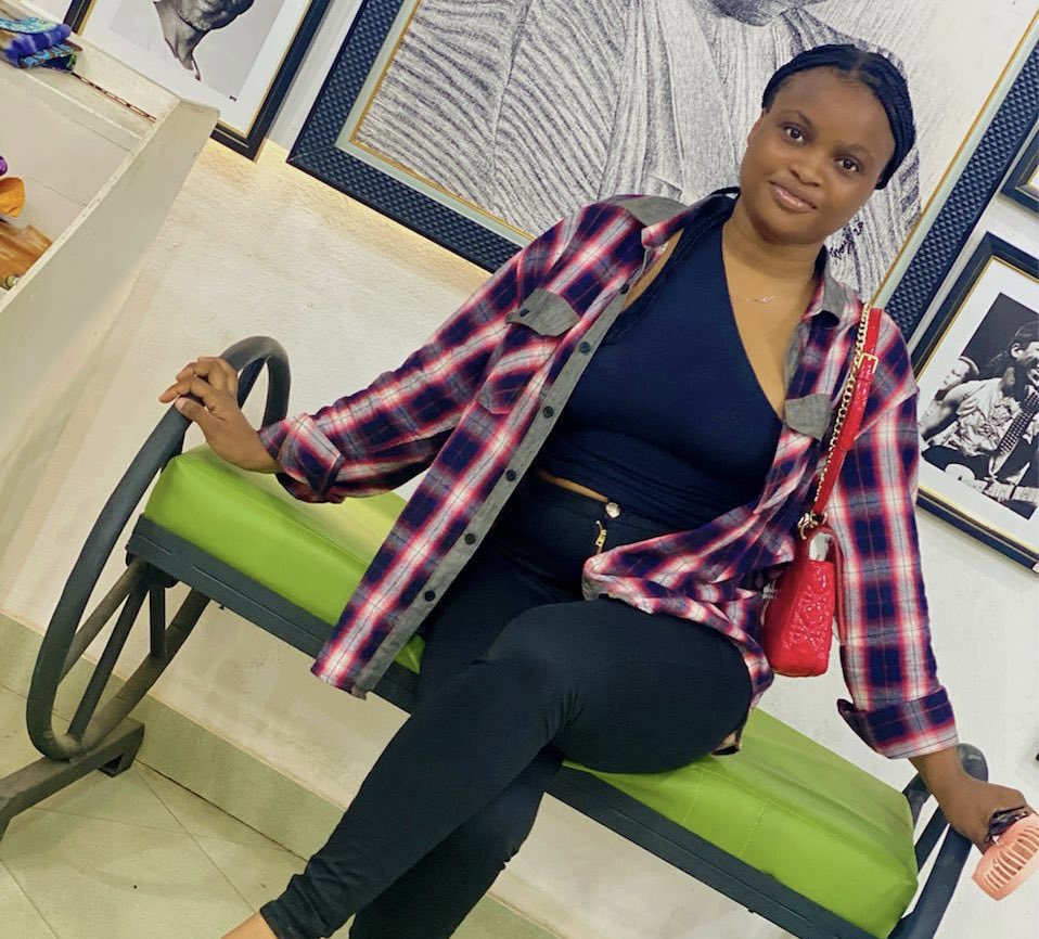 MISSING PERSON: Ayomide Popoola is missing. She was last seen on Saturday 3rd December around Awosuru street, Osogbo, Osun State. She is a 500L Nursing Student of Uniosun. Kindly share any information regarding her whereabouts with <a href="/Ayoni___/">.</a>. Please RT.