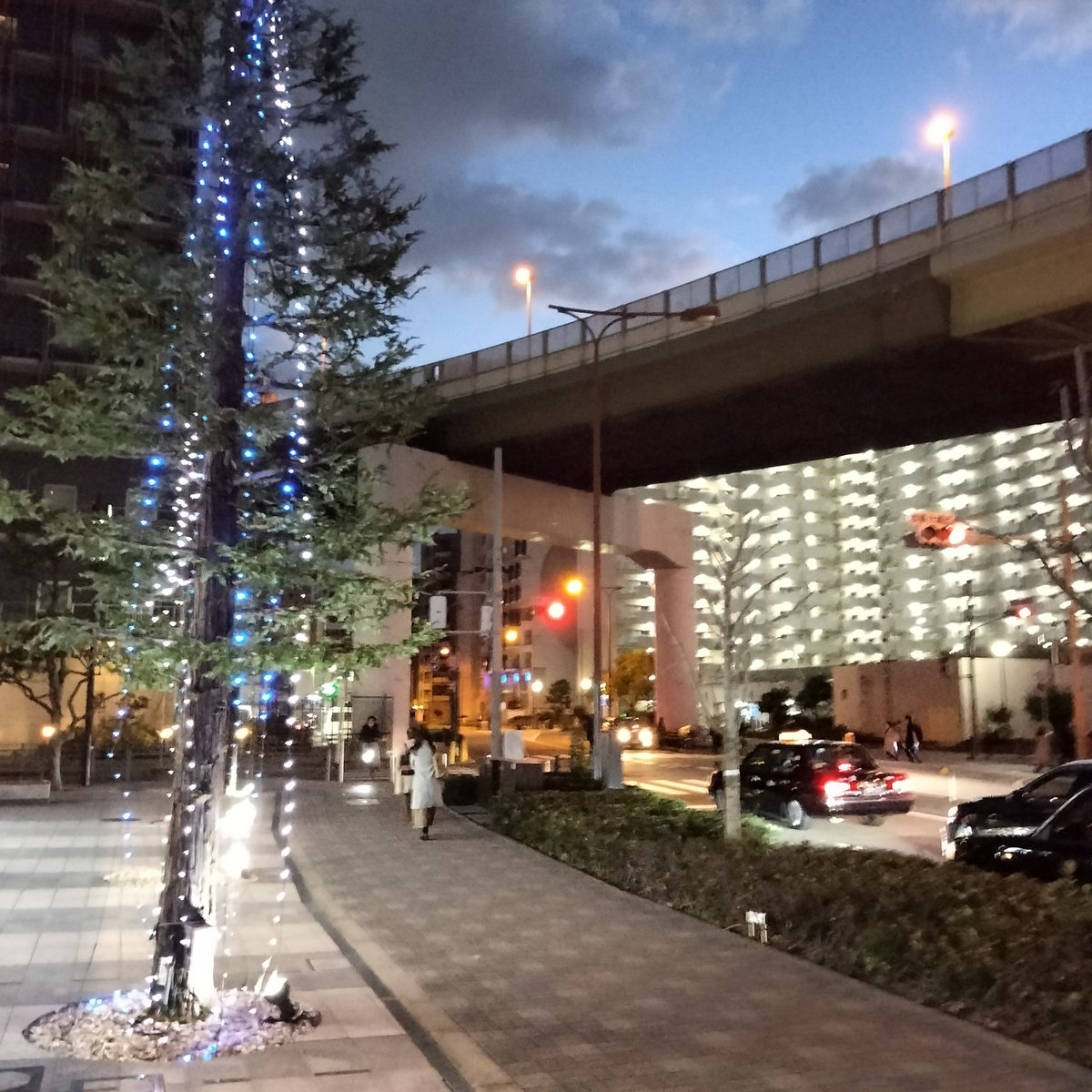 JkqEr9KL6D6iNpI's tweet photo. #徳永英明
#ライブハウスツアー2022
#ALLBEST
#ZeppNanba
今帰りの電車です。本当に徳永さん大阪2日目むっちゃ声出てました!
圧巻の歌声でした。歌い終わりに客席に"良かった?"と聞き"オレも満足してるわ!"と話してました。
徳永さんメンバーさん2daysお疲れ様でした❣️有り難うございました https://t.co/wPGg1mgadK