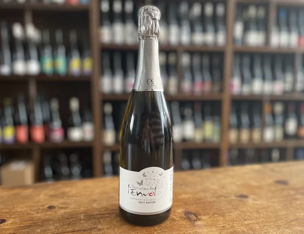 DomaineEnvol's tweet photo. For your festive (sparkling) wines, think #crémant!
#sparklingwine #domainedelenvol #organic #biodynamics #drinkalsace #alsacerocks #aperitif

(Photo : aux vins vivants) https://t.co/Ij2WNFD5hp