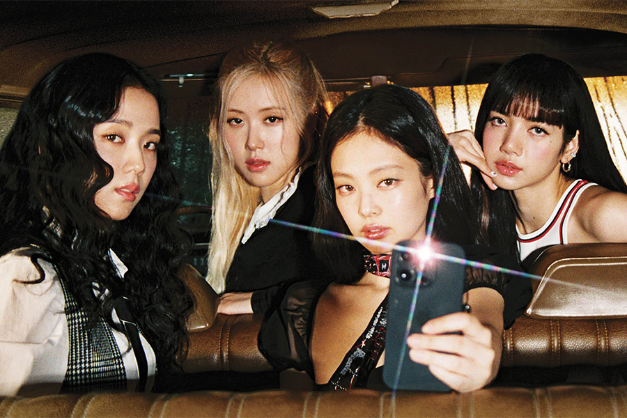 soompi's tweet photo. #BLACKPINK Becomes First Girl Group In History To Be Named TIME Magazine's Entertainer Of The Year
https://t.co/JPpBE7P4kX https://t.co/oK2tTQWXE5