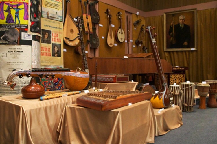 🧵The State Museum of Musical Culture of Azerbaijan was founded in 1967. Main objectives and policies of the Museum: collection, preservation, study, popularization and reactivation of the materials related to the history of the Azerbaijani music.🧵