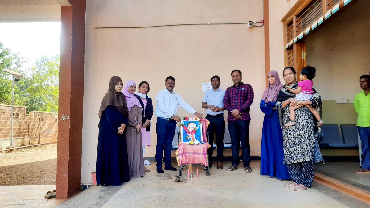 ಸಂವಿಧಾನ ಶಿಲ್ಪಿ,ಮಹಾಮಾನವತಾವಾದಿ ಹಾಗೂ ಸಮಾನತೆಯ ಹರಿಕಾರರಾದ ಭಾರತ ರತ್ನ ಡಾ ಬಿ.ಆರ್.ಅಂಬೇಡ್ಕರ್ ಅವರ 66ನೇ ಮಹಾಪರಿನಿರ್ವಾಣ ದಿನ.ಅವರ ಚಿಂತನೆ ಮತ್ತು ಆದರ್ಶಗಳು ಲಕ್ಷಾಂತರ ಜನರಿಗೆ ಸ್ಪೂರ್ತಿ. ಸದೃಢ,ಸಶಕ್ತ,ಸಮಾನತೆಯ ಭಾರತಕ್ಕಾಗಿ ಅವರು ಕಂಡಂತಹ ಕನಸುಗಳನ್ನು ನನಸು ಮಾಡುವ ಸಂಕಲ್ಪವನ್ನು ಮಾಡೋಣ. #KarnatakaMWD
<a href="/BidarMinority/">Bidar Minority Welfare Department</a> <a href="/DOMGOK/">Department of Minority Welfare, Govt of Karnataka</a>