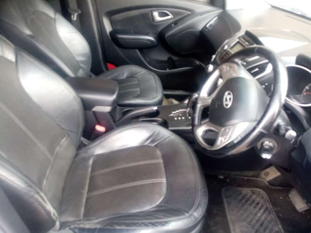 LifeAdex's tweet image. Hyundai ix35 2.0 Engine Automatic km 98000 leather interior Petrol airbags Radio CD fm usb PRICE  R140000 PLC call this number 0629164359 or 0726531410 my address is No 650 louis botha avenue bramley jhb finance and blacklisted Rent to own