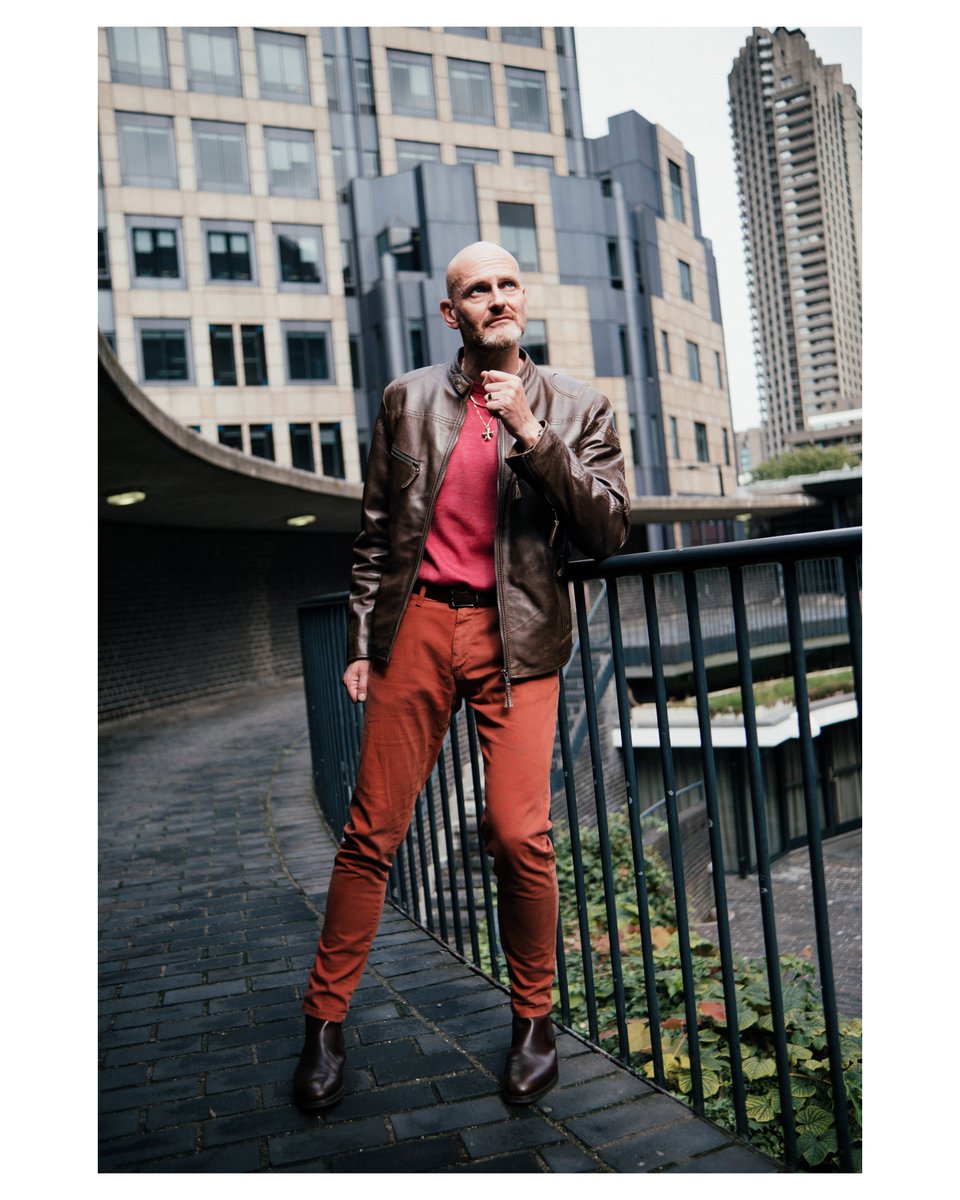 talprofs's tweet photo. '... maxin' relaxin' all cool' for 📷 @35mmondi - September 2022.
Assistant photographer 📷: Kate Katies
#baldissexy #silverfox #classicmen #classicwomen #classicmodel #bestagermodel #elegantstyle #casualstyle #katekaties #35mmondi #mondimagic #mkdk https://t.co/ynlOWuhWtJ