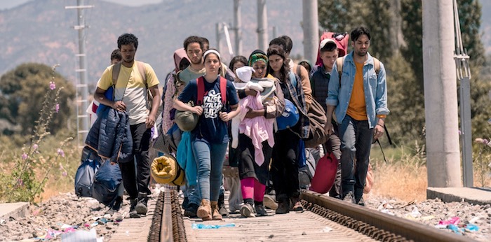 GloutonsDu's tweet photo. #LesNageuses retrace le parcours de 2 soeurs fuyant leur pays en guerre pour participer au J.O de Rio. Un film nécessaire qui leur rend hommage ne tombant jamais dans le pathos. Tout paraît juste et naturel, et l'osmose entre les 2 actrices (également sœurs) éclabousse l'écran https://t.co/WYIOAgn2JM