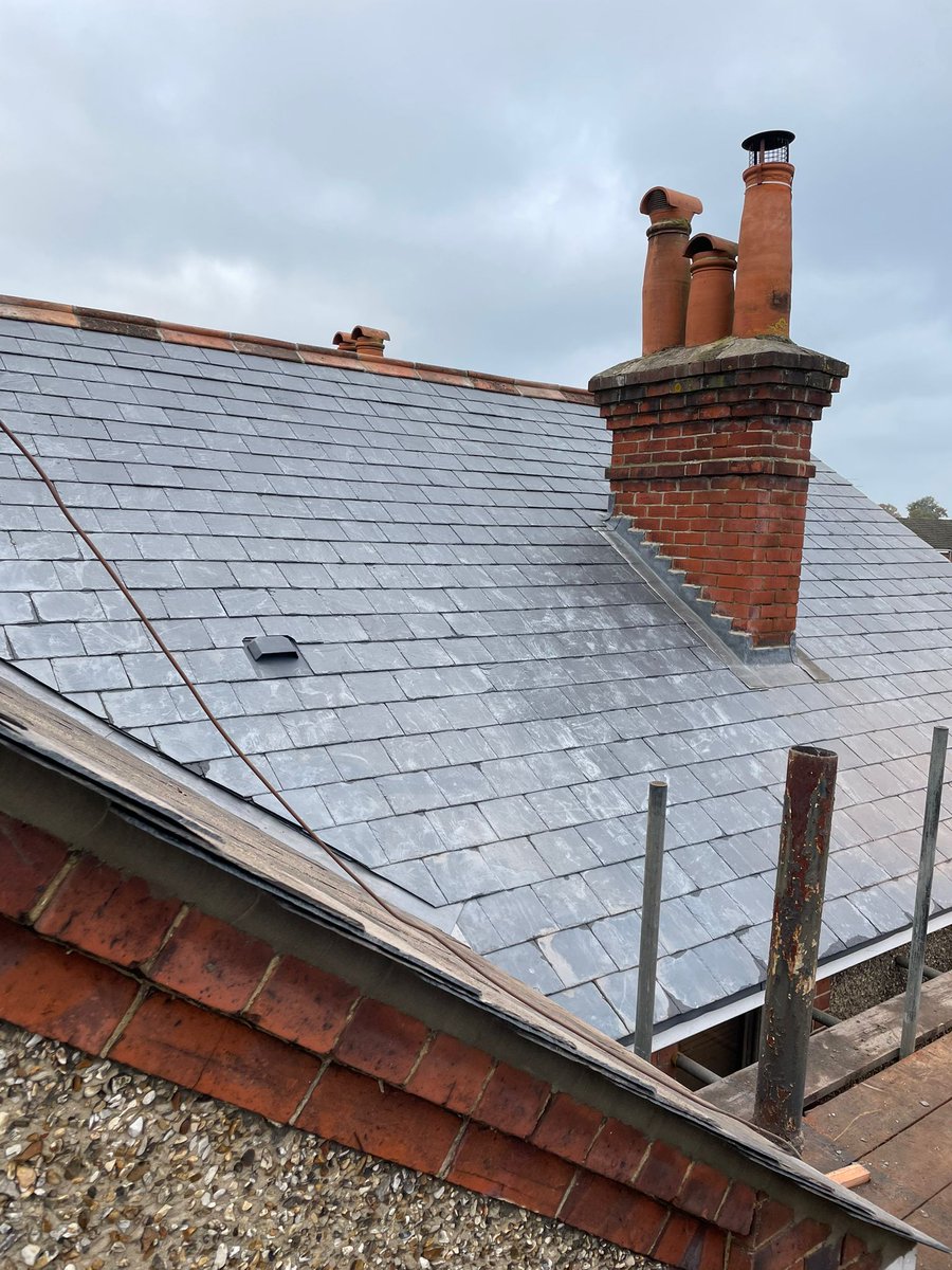 Slate job in reading now finished 🏠🔨😊 #roofinginreading
