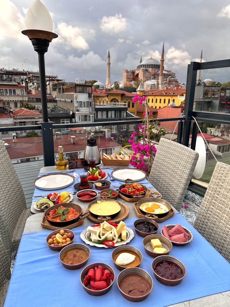 HotelByzantium's tweet photo. Enjoy a great breakfast at Byzantium Hotel's terrace restaurant. @queblounge
#byzantiumhotel #queblounge #breakfast #terrace #rooftop #hotel #sultanhamet #istanbul #turkishfood https://t.co/U7eKLHqZL9
