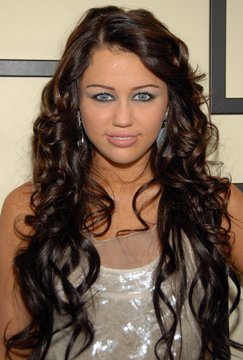 FjSK-D5WQAACfem?format=jpg&name=360x360