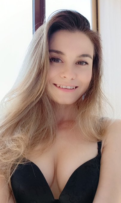 Do you like me? ☺️ #camgirl #nsfw https://t.co/o8qz8yTurR<a href="/tag/camgirl"class="tags">#camgirl</a><a href="/tag/nsfw"class="tags">#nsfw</a>