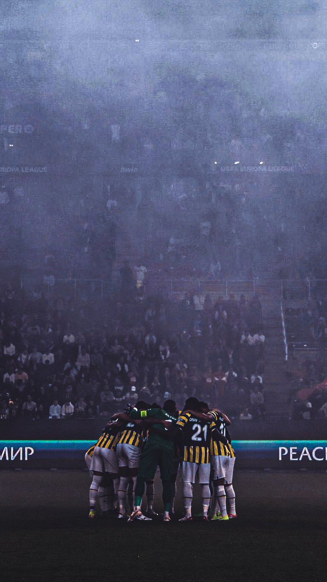 Karanlık gecelerimizin yıldızı oldun.