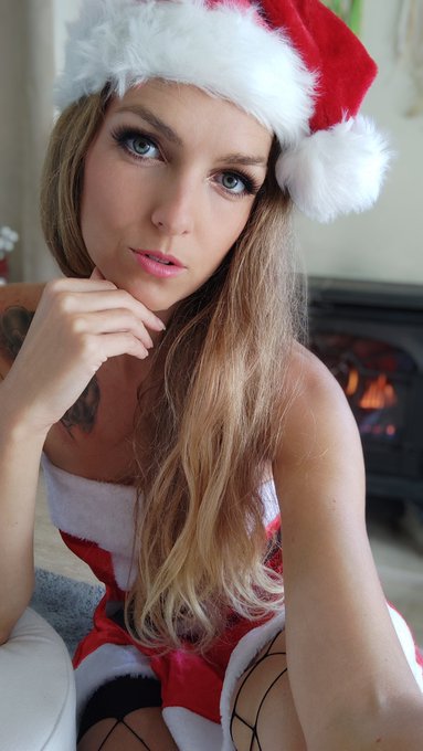 Happy St. Nicholas!! 💝  #nicholas #nikolaus #germanbabe #onlyfans #bestfans #christmas https://t.co/<a href="/tag/nicholas"class="tags">#nicholas</a><a href="/tag/nikolaus"class="tags">#nikolaus</a><a href="/tag/germanbabe"class="tags">#germanbabe</a><a href="/tag/christmas"class="tags"><span>#christmas</span></a><a href="/tag/bestfans"class="tags"><span>#bestfans</span></a><a href="/tag/onlyfans"class="tags"><span>#onlyfans</span></a>