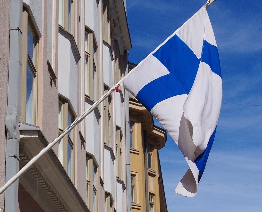 Hyvää ja rauhallista itsenäisyyspäivää. 🇫🇮

Tänään on hyvä päivä kurkistaa uudelleen myös #Suomi100-juhlavuoden #Suomenmatkassa-kampanjamme sisältöön, jossa esittelimme itsenäisen Suomen kasvua ja kehitystä kuvaavia kivirakennuksia. kivifaktaa.fi/suomen-matkass…