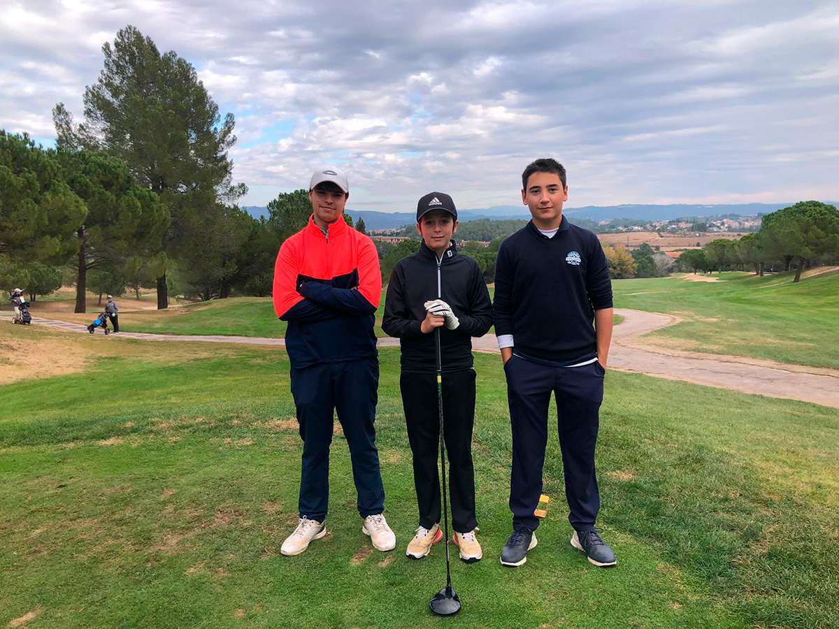 bcngolfacademy's tweet photo. El Junior Golf Tour, que se celebra un domingo al mes en el Club de Golf Barcelona, y jugó su tercera prueba el domingo 4-Diciembre, empieza a dar forma al ranking y se despide hasta enero de 2023 ⛳️⬇️ https://t.co/G2yeR1LIJV https://t.co/LxZ5jvNZMA