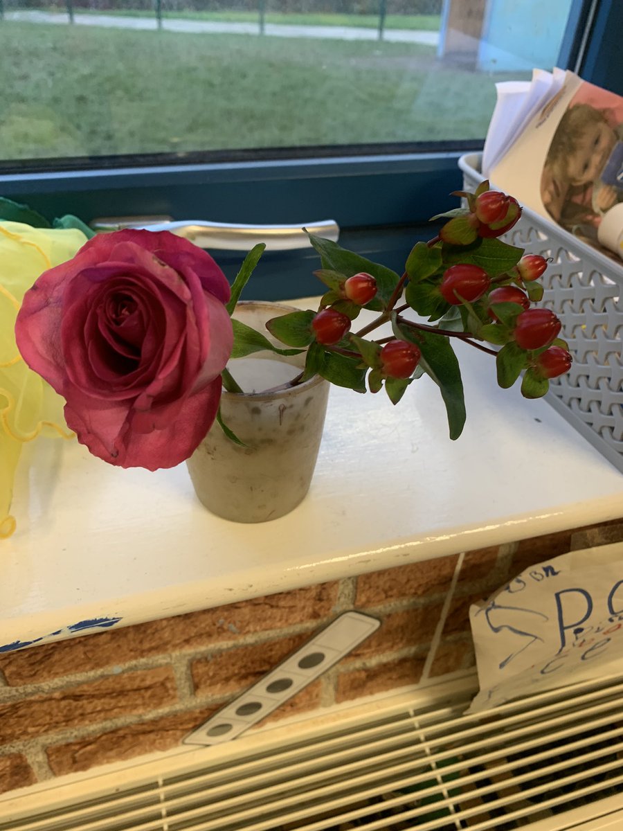 jemmaadam4's tweet photo. my heart is full🥹one of our P1’s brought me flowers for cheering him up.. children have the kindest hearts❤️ #kindness #P1B #roses https://t.co/m0vsHRrdwR
