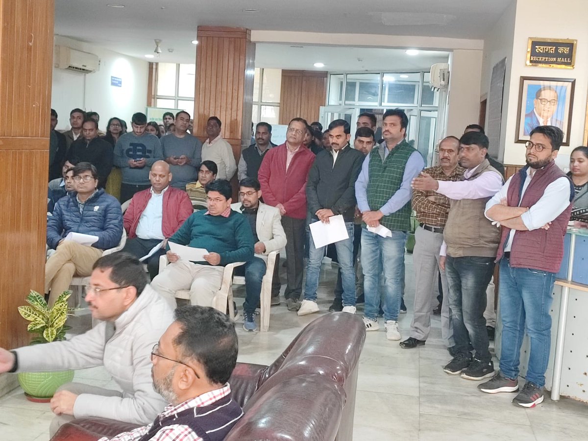 भारतीय संविधान निर्माता भारत रत्न  बाबा साहेब डॉक्टर भीमराव अंबेडकर जी के 66वें परिनिर्वाण दिवस पर भारतीय खाद्य निगम क्षेत्रीय कार्यालय, लखनऊ में माल्यार्पण एवं पुष्पश्रद्धांजलि सभा का आयोजन किया गया |  <a href="/FCI_India/">Food Corporation of India</a> <a href="/FCI_NorthZone/">Food Corporation of India, North Zone</a>