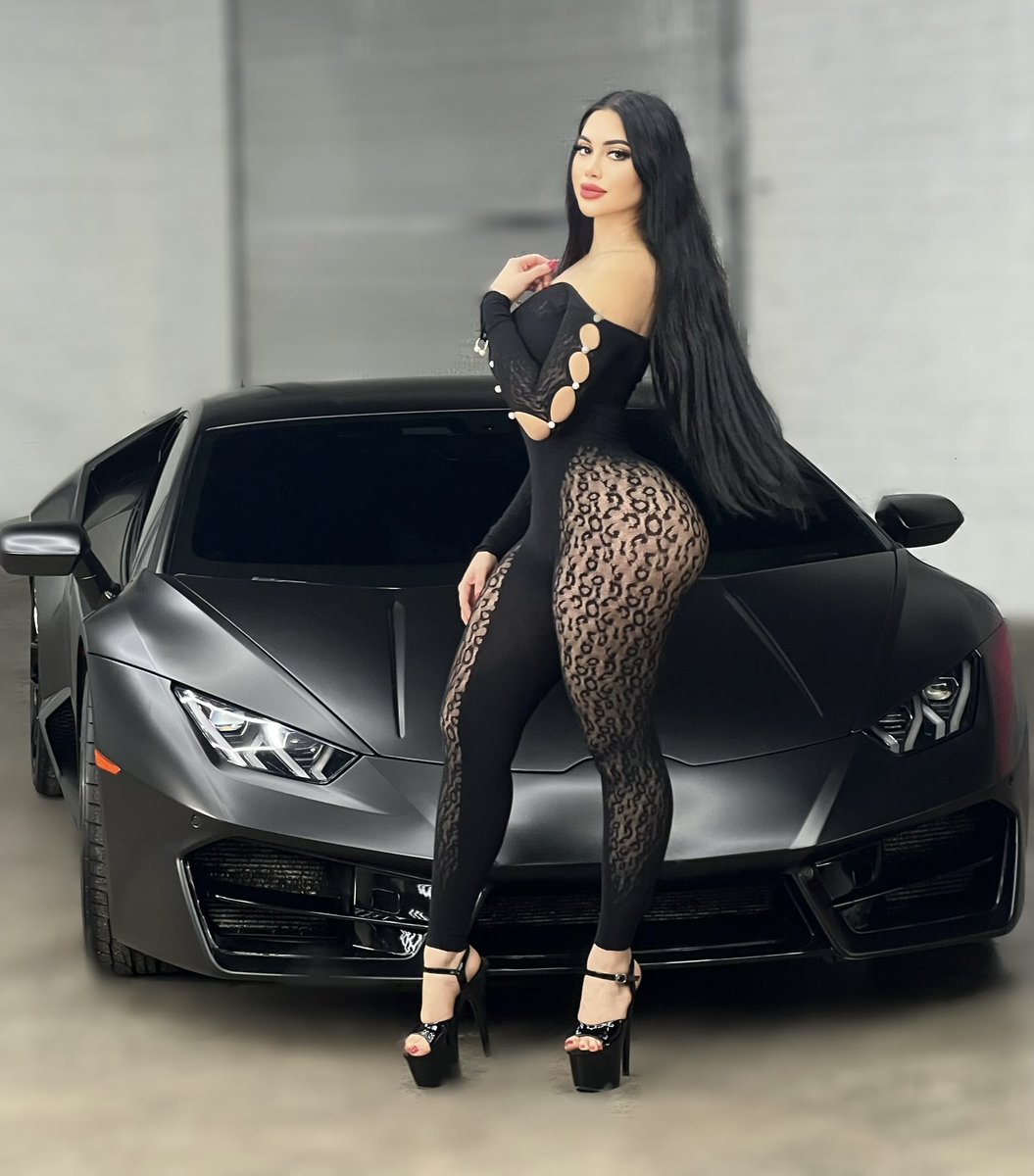 JailyneOjeda's tweet photo. The car or me? 🤪 https://t.co/hwUajszGMQ