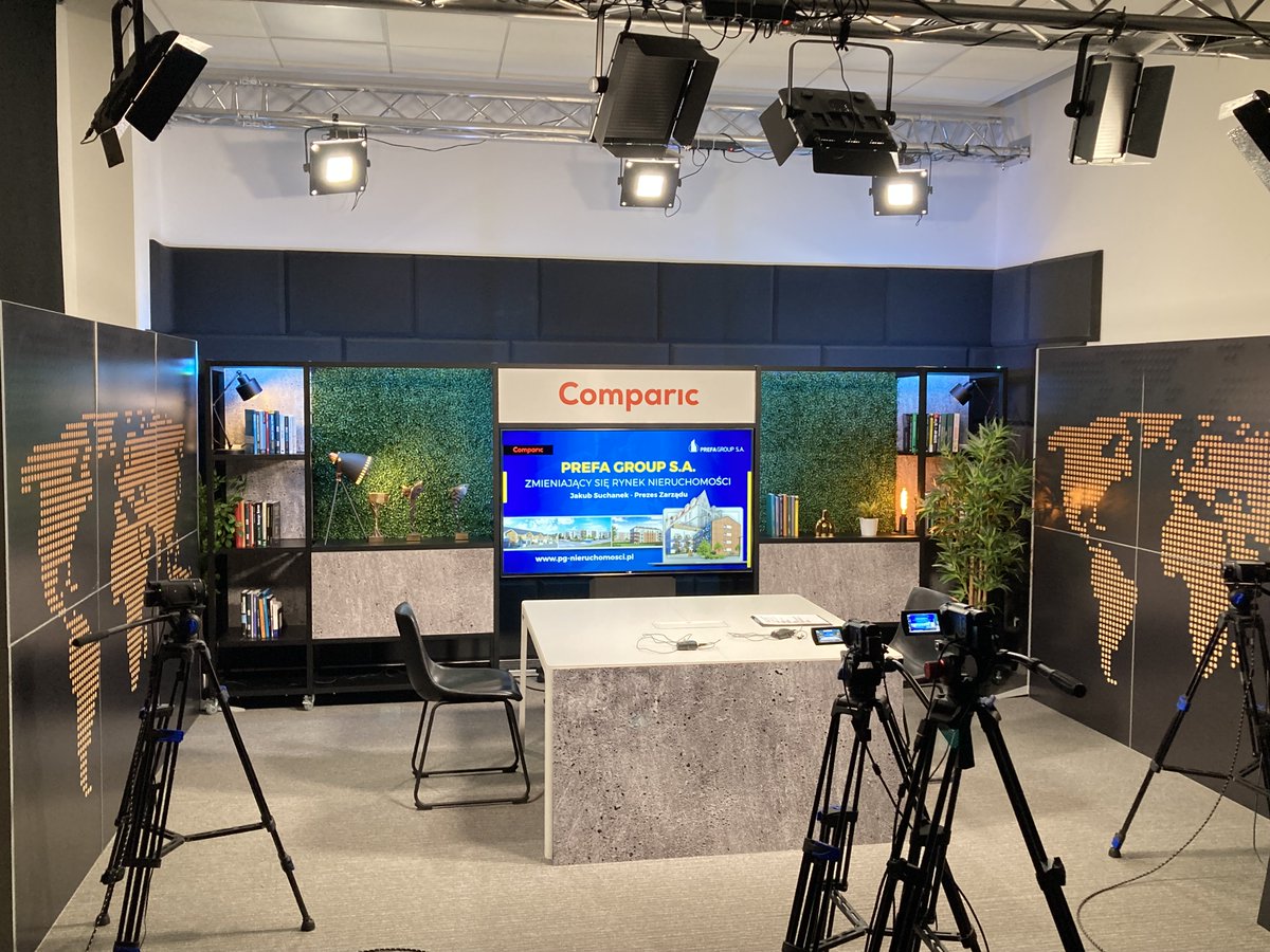 RelacjeRynku's tweet photo. Gościliśmy wczoraj w studiu @comparic24 Prezesa #PrefaGroup czyli spółki deweloperskiej z rynku #NewConnect🎥🎬Rozmowa dotyczyła głównie dynamicznych zmian na rynku nieruchomości, konkurencyjności Grupy oraz perspektyw wzrostu w kolejnych kwartałach. Publikacja nagrania wkrótce👍 https://t.co/nqEC1p5fC3