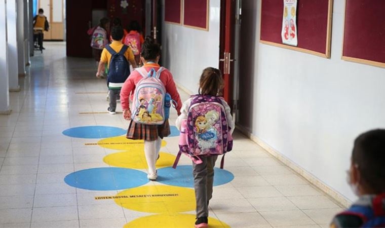 Belediyelere 'beslenme çantası talimatı
CHP ihtiyaç sahibi öğrenciler için harekete geçiyor
cmhr.yt/iAUt