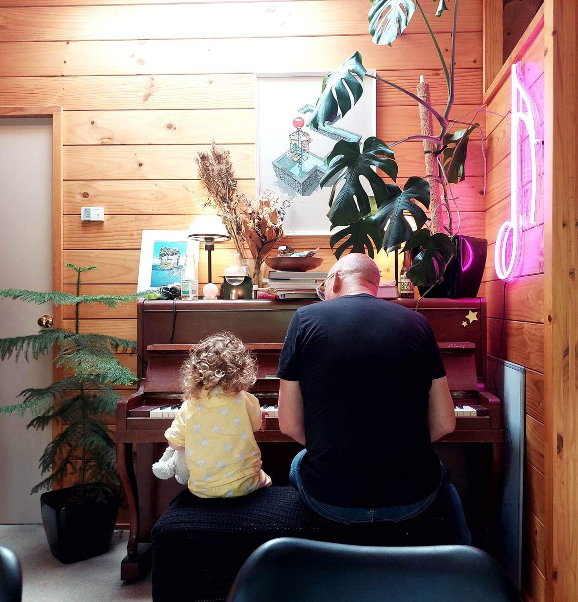 My dad and niece playing piano at my house over the weekend. Very cute 😍