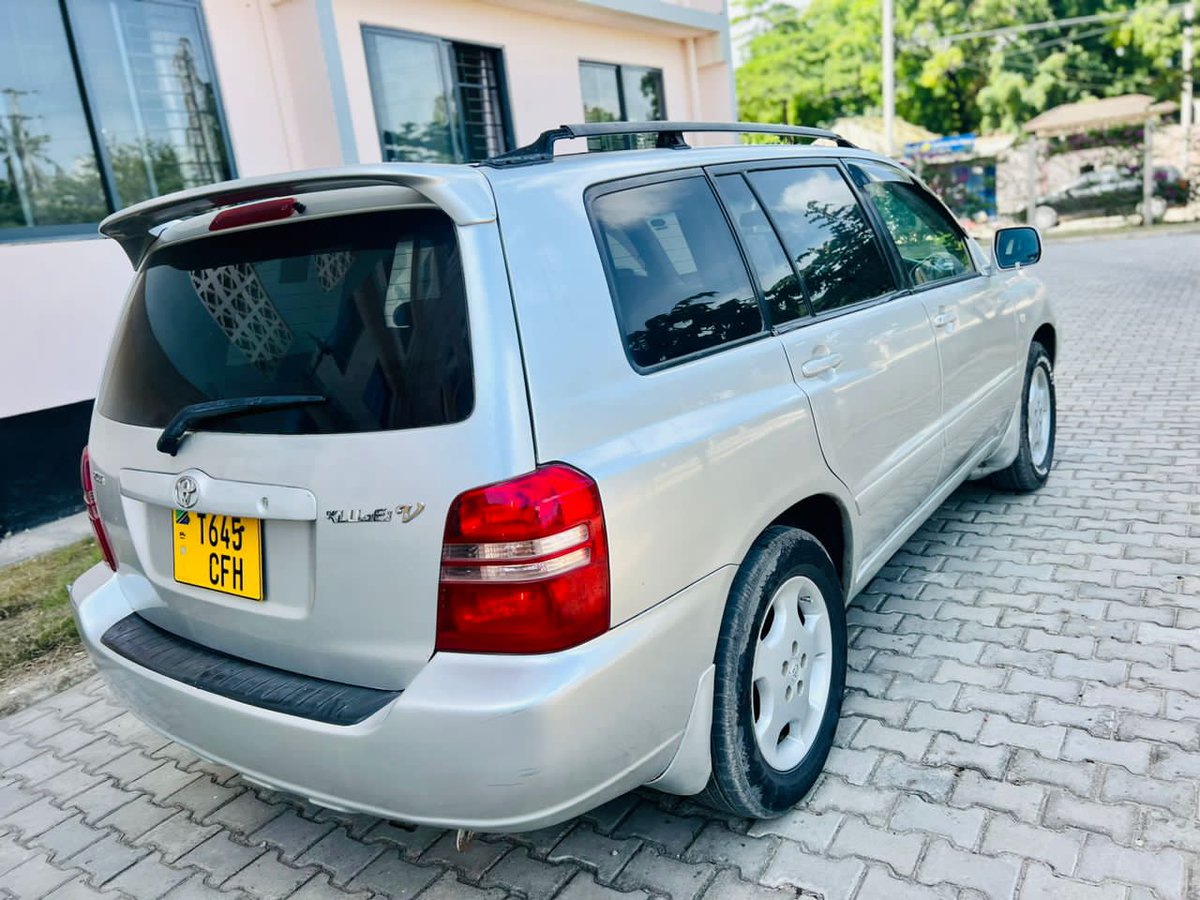 Muungua_jua's tweet photo. Kluger Namba C
Engine 2az
Cc 2360
Haina shida yyte 
Bei 11.8m neg
Call 0654461616 https://t.co/OPNUVV5lPX