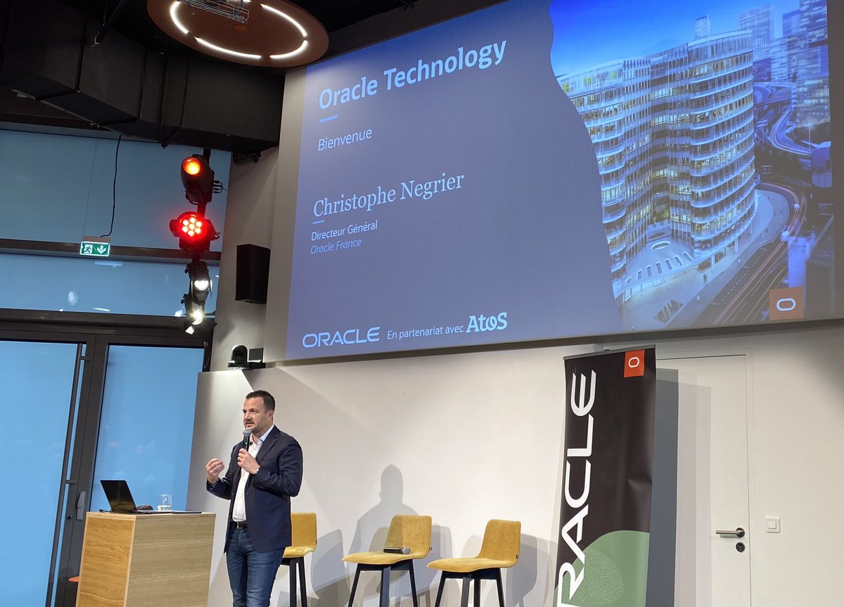 ProustNicolas's tweet photo. Mot de bienvenue de notre DG @cnegrier pour notre événement au @CampusCyberFr 
Retour sur nos annonces #Cloud World et priorités autour de la #cybersecurite. 
A suivre témoignages @AtosFR et autres. https://t.co/t0jwRm0VcB
