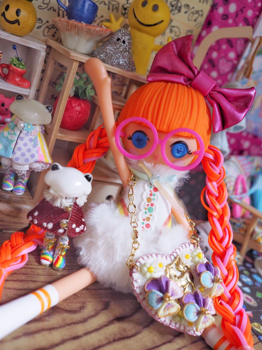 ドルショときのこまつりで虹のブーツ（<a href="/minc_520/">みんく§妖精の靴屋§次は⚡️</a> ）が２足に(๑╹ω╹๑ )🌈ぶどうぱん（<a href="/budoupan_doll/">ぶどうぱん🍄</a> ）さんのお洋服にも虹が架かっています🌈　#フォーチュンワンダ