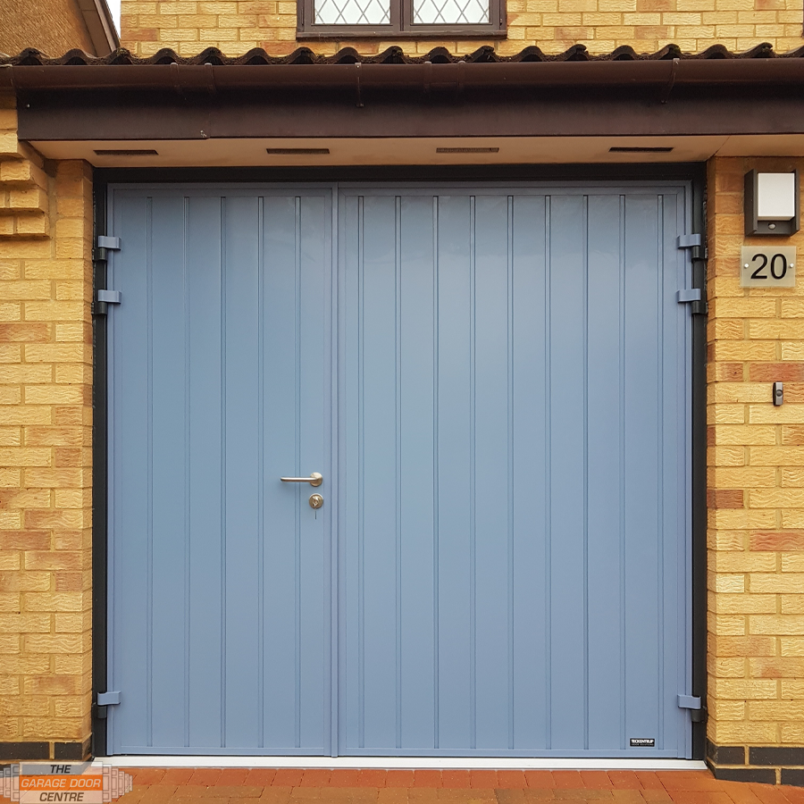 TheGDC's tweet photo. Teckentrup side hinged garage doors and personnel doors are quite simply the very best.👌

☘️Security: Triple point locking #option. Three point locking for enhanced #security. The locks also provide enhanced strength.

#Teckentrup #garage #garagedoors #DOORS #sidehinged https://t.co/PZW6aQeKsA