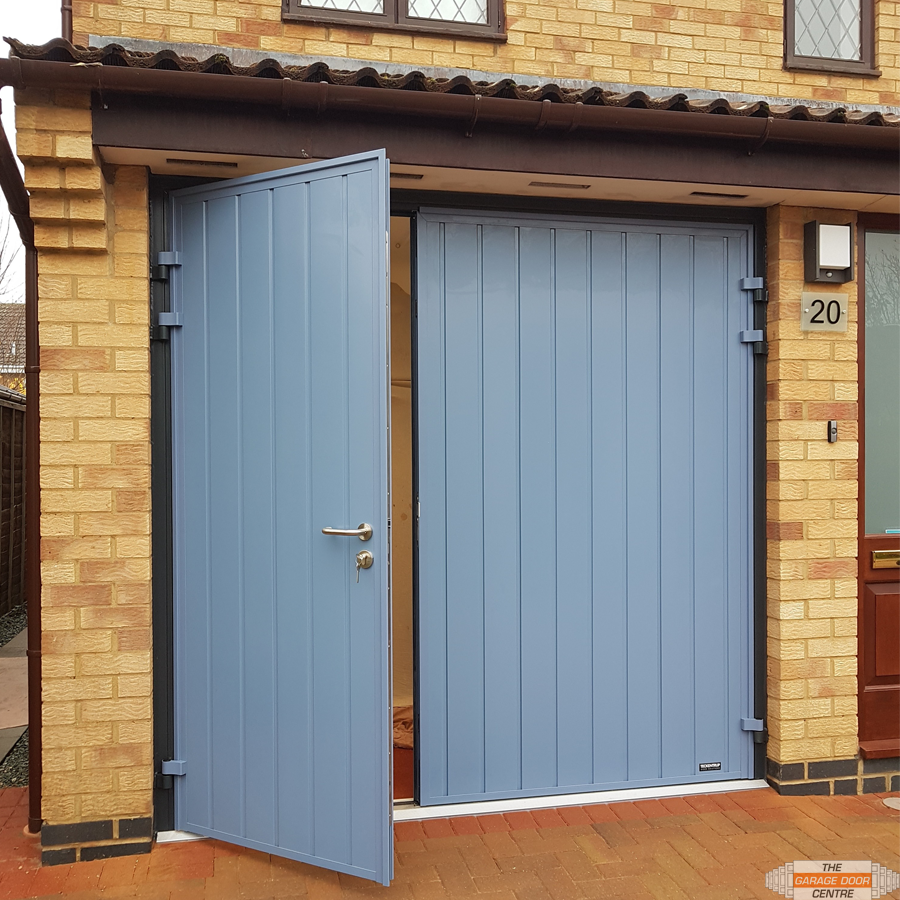 TheGDC's tweet photo. Teckentrup side hinged garage doors and personnel doors are quite simply the very best.👌

☘️Security: Triple point locking #option. Three point locking for enhanced #security. The locks also provide enhanced strength.

#Teckentrup #garage #garagedoors #DOORS #sidehinged https://t.co/PZW6aQeKsA