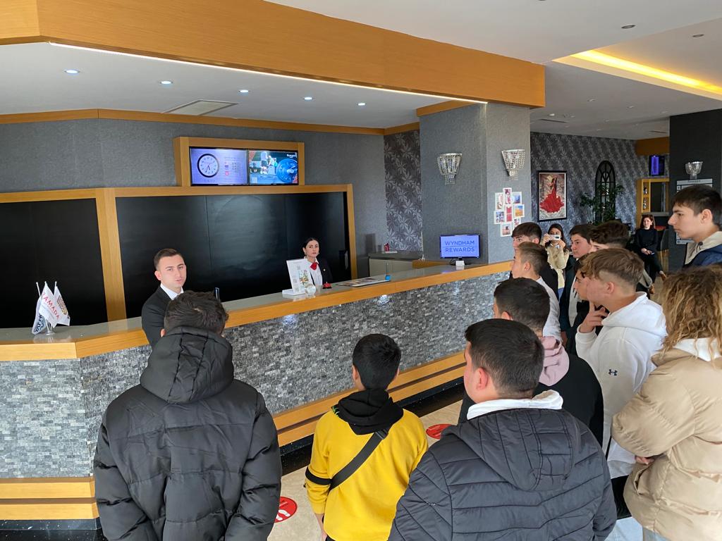 CpalMarmara's tweet photo. Tekirdağ Ramada Otel'e yaptığımız kariyer günü ve meslek tanıtım etkinliğimizi gerçekleştirdik. @MarmaraMem @MarmaraAdalar https://t.co/c0BJB2z7kd