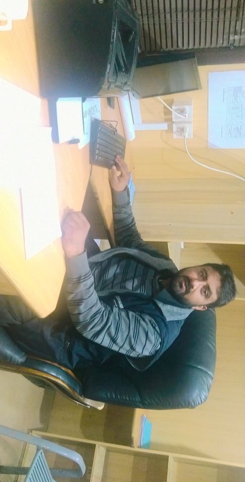 aemibhai's tweet photo. #iffice_time https://t.co/0U0alKbXWG