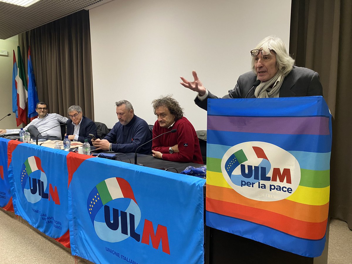 UilmNazionale's tweet photo. #Metalmeccanici Al via il Consiglio territoriale @UilmBg Presente il Segretario Generale @RoccoPalombella #Uilm 🔵 https://t.co/ieQQDY3AOd