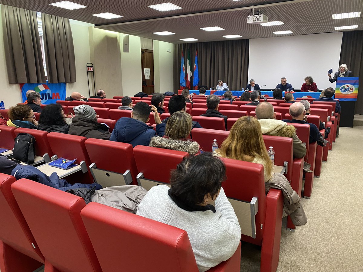 UilmNazionale's tweet photo. #Metalmeccanici Al via il Consiglio territoriale @UilmBg Presente il Segretario Generale @RoccoPalombella #Uilm 🔵 https://t.co/ieQQDY3AOd