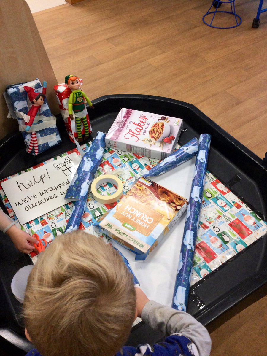 LittleForestNu2's tweet photo. Our little elves are hard at work wrapping presents! 🎅🏼💌🎄❄️ https://t.co/8le8TfHRqT