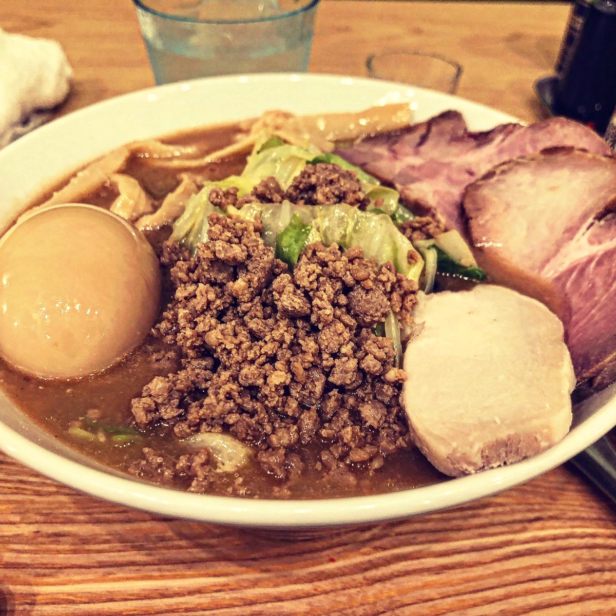 Koba_Takamichi's tweet photo. 特製鶏白湯ラーメン(味噌)
店内オシャレで、おいしい
#menoh #めん王 #noodlesandcafemenoh #柏の葉 #柏 #柏グルメ #柏の葉グルメ #柏ラーメン #味噌ラーメン #鶏白湯ラーメン #ラーメン #らーめん #ラーメン好きな人と繋がりたい #ラーメン部 #千葉ラーメン #ramenlover
#デブ活 #デブ飯 #飯テロ https://t.co/0zJM4L7pgV