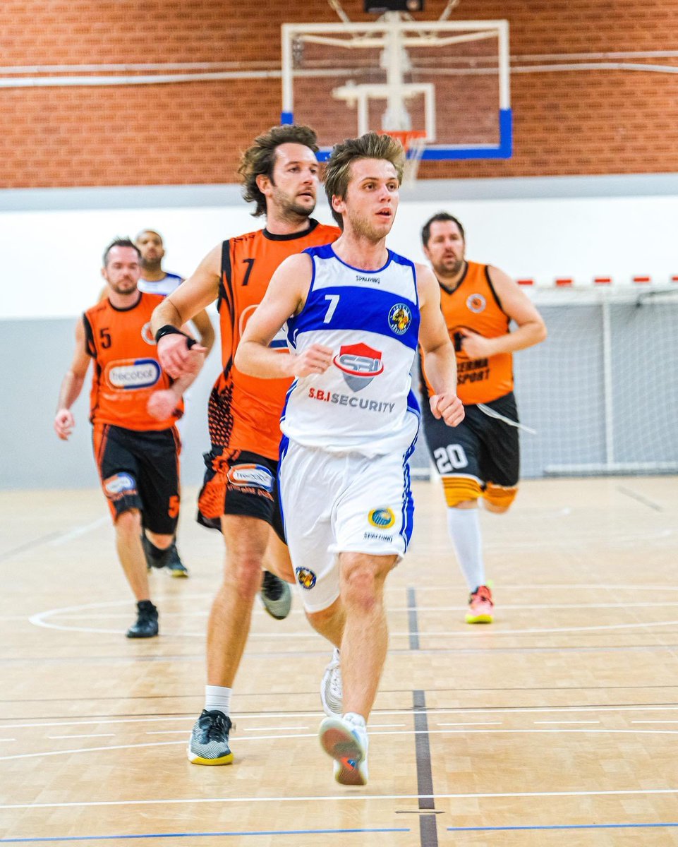 Folclobasket's tweet photo. Photo du weekend ! 📸

🔵🟡 𝗙.𝗢.𝗟.𝗖.𝗟.𝗢 🟡🔵

#folclo #basket #folclobasket #basketball #sport #lorient #morbihan #bretagne #france #ffbb #championnat #victoire #district #equipe #quartier #kervenanec https://t.co/MZpjGHYdAR