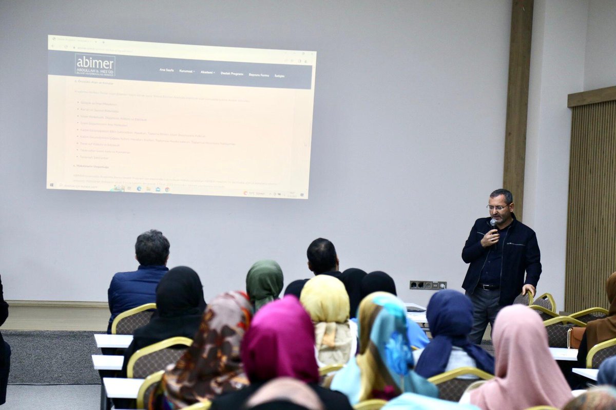 irfander42's tweet photo. Abdullah b. Mes'ûd İslami Araştırmalar Merkezi (ABİMER) Mezuniyet Töreni ve Lisansüstü Araştırma Bursu Destek Programı tanıtımı gerçekleştirildi.
#irfander #abimer @abimerirfander https://t.co/Y7DIl9jXDf