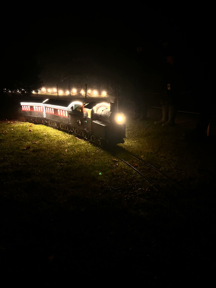 We've been out in force to deliver 2022's Winter Light Trail for @AlnwickGarden. Alongside our partners <a href="/irisdigi/">IrisDigital</a> we supplied a full production service, several of our own installations and our team will continue to provide event support throughout the show run. Tickets available