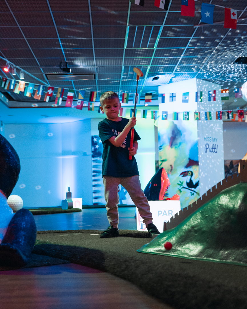 Can you tell that we love Christmas here at Globetrotters? If you haven't popped by yet, then don't be a Christmas Scrooge! Book your tickets today ✨ 🎁

#crazygolf #minigolf #crawley #countymall #christmas