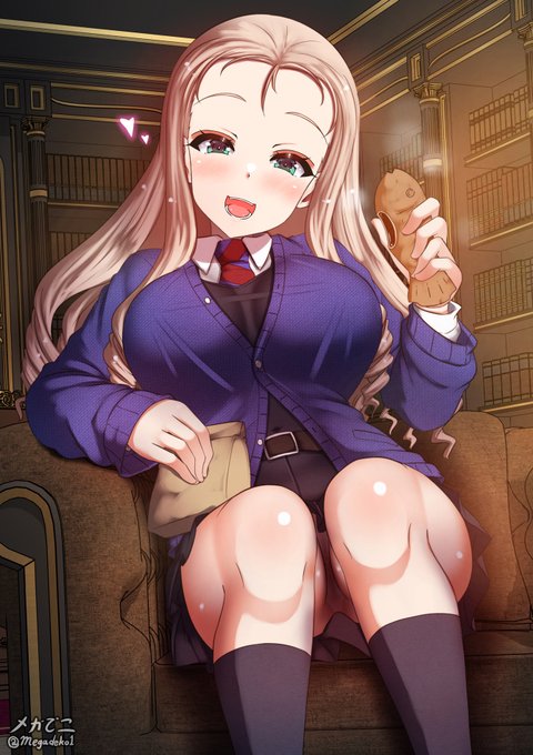 夜遅くのマリー様の糖分補給✨ 