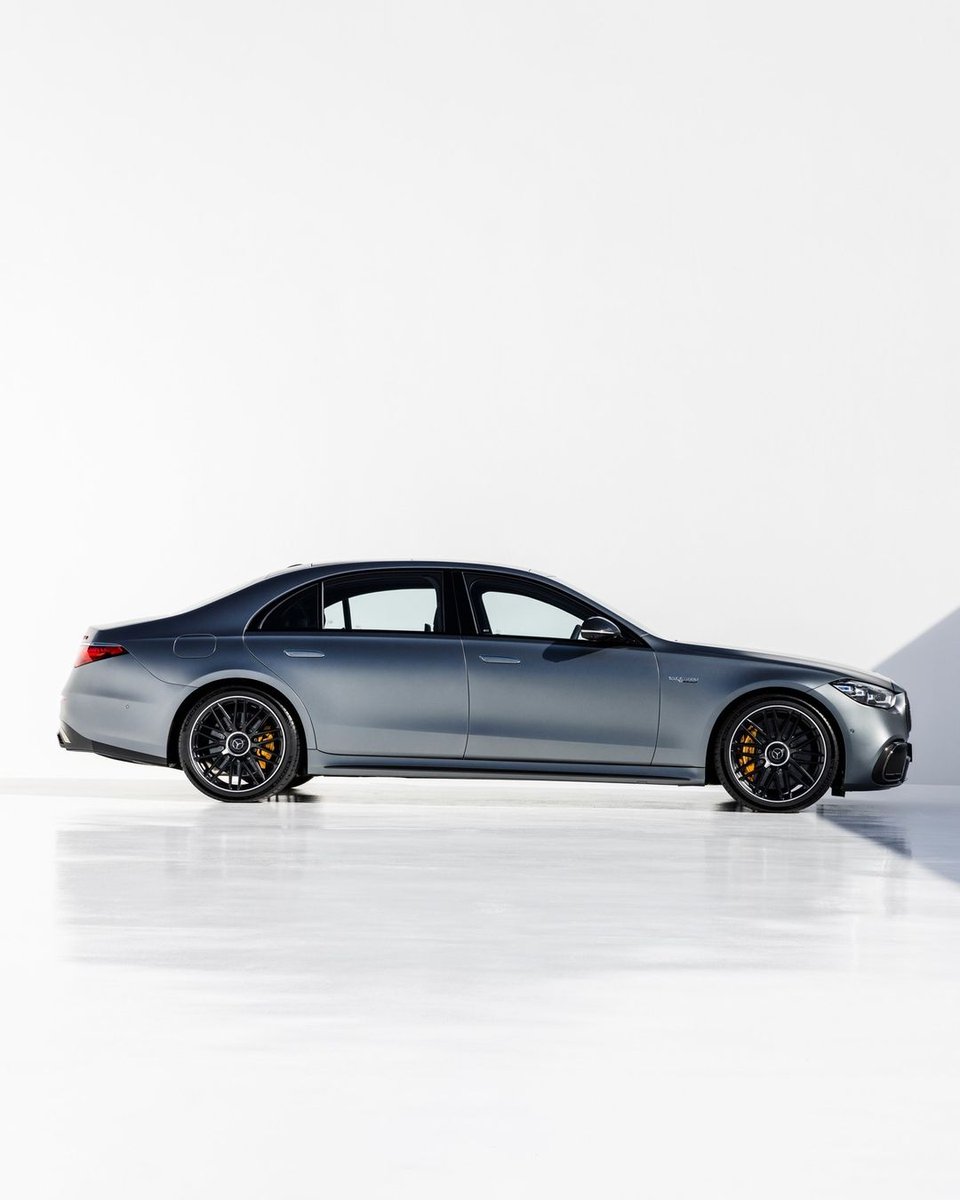 carlots_ng's tweet photo. 2024 Mercedes-AMG S63 E Performance.
Limousine looks, Ferrari performance. The newly electrified AMG S-Class gets a huge power upgrade and around 20 miles of EV-only range.
#mercedesAMG #S63 #S63E #CarmartNigeria #carmart https://t.co/wMXGWLkG3Y